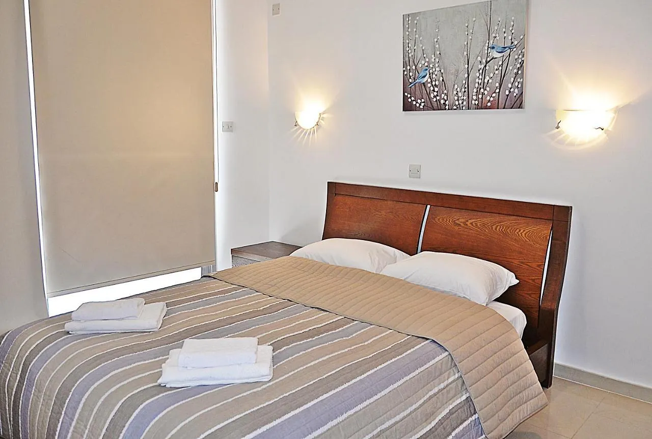 Nicolaides Sea View Apartments Larnaca Kıbrıs