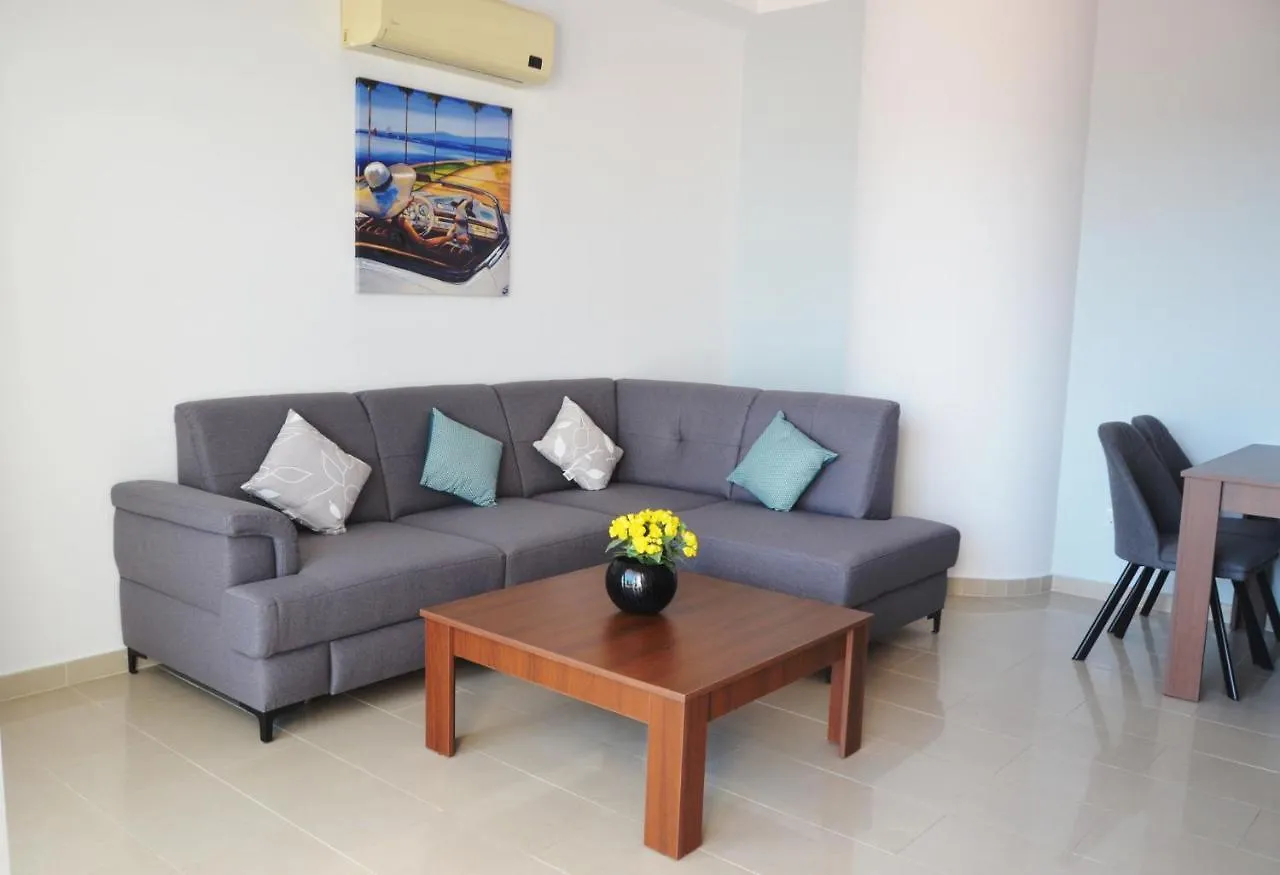 Nicolaides Sea View Apartments Larnaca Kıbrıs