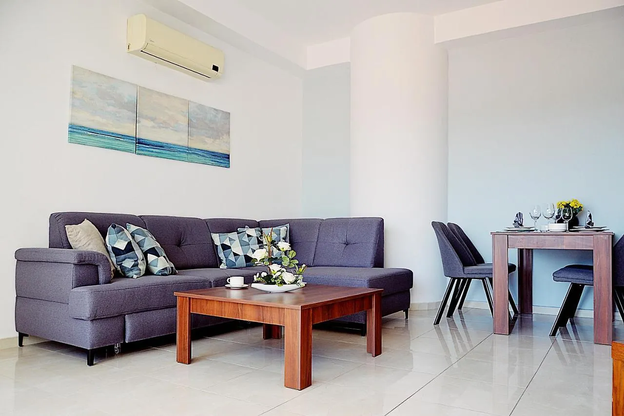 לרנקה Nicolaides Sea View Apartments 0*,